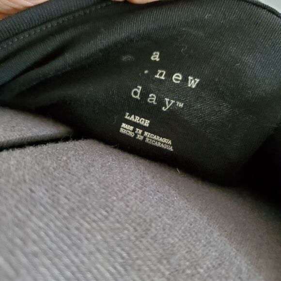 Krispy Kreme x A New Day Women's T-Shirt Large Black Graphic V-Neck Soft NEW - Picture 5 of 6